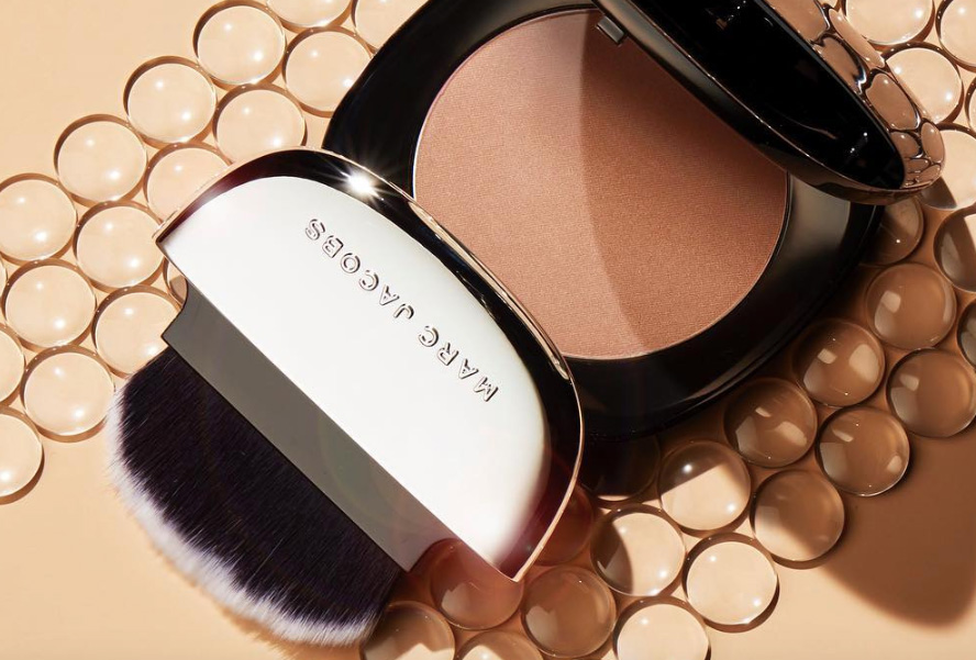 Marc Jacobs Beauty Accomplice Instant Blurring Beauty Powder Review