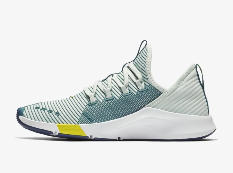 nike training air zoom elevate trainers in grey and lime
