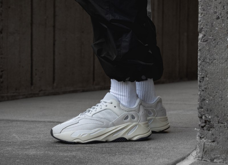 yeezy 700 analog outfits